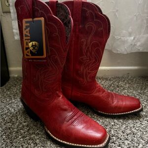 Ariat Women's western red Boots 8B